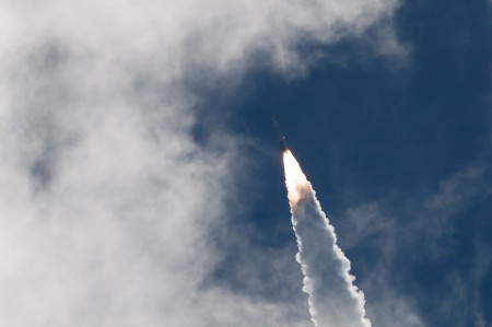 Without astronauts, Boeing’s Starliner returns to Earth