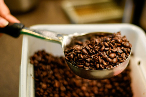Coffee price shocks take about a year to feed through to consumers, UN report says