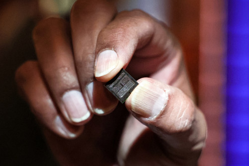 Chipmaker Micron’s shares slump as tepid margin forecast eclipses AI prospects