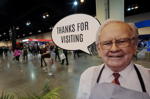 Berkshire investors anticipate new era as Buffett hands over baton