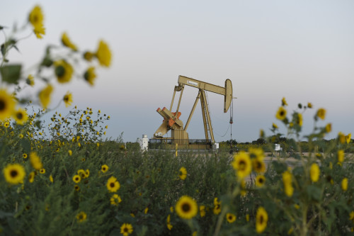 Devon Energy misses first-quarter profit estimates on lower oil prices