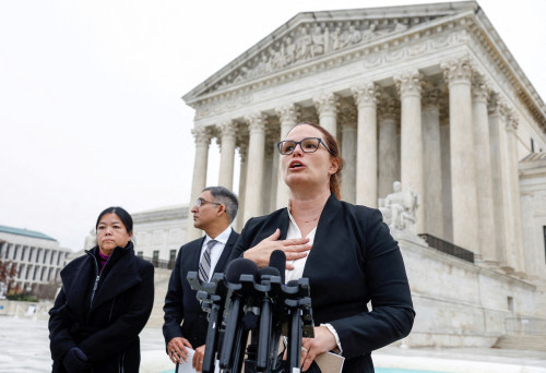 Republican concedes in North Carolina court race, ending bid to throw out votes