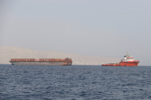 Ships advised to keep their distance from Iran around Hormuz Strait