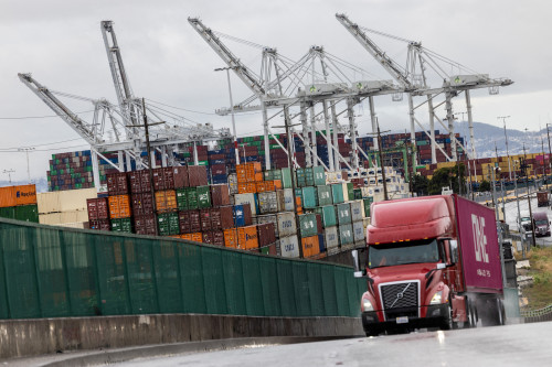 US trade deficit widens in May on weak exports