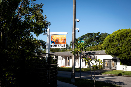 US pending home sales fall more than expected in June