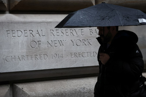US households expect higher longer-run inflation, New York Fed says