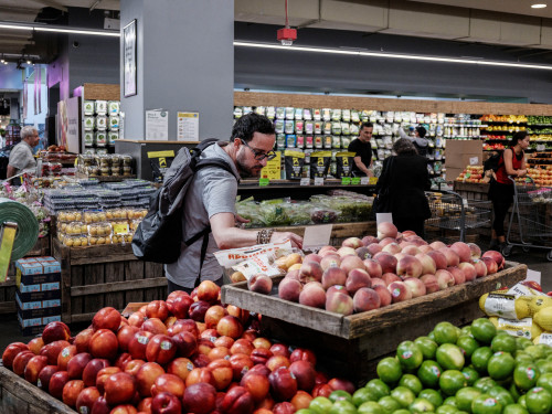 Cost-of-living worries haunt Americans ahead of midterms, Reuters/Ipsos poll finds
