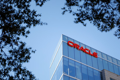 Analysis-Oracle’s stumble hits AI trade, but many remain bullish