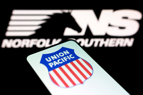 Union Pacific, Norfork Southern deal faces fresh pushback from Teamsters union