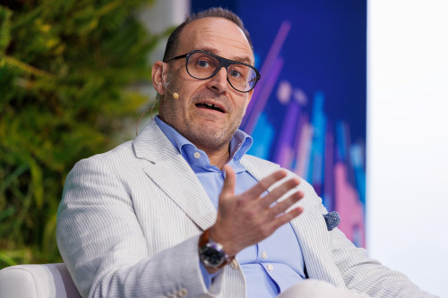 Luxury retailer Saks Global CEO Marc Metrick steps down as bankruptcy looms