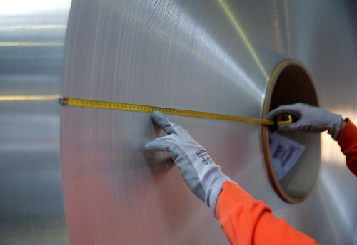 Tariffs and low stocks propel aluminium costs to records for US consumers