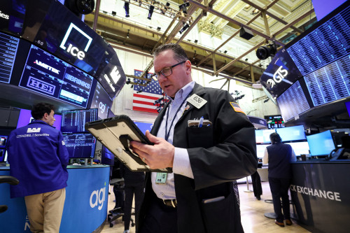 Wall St rises as markets assess economic data